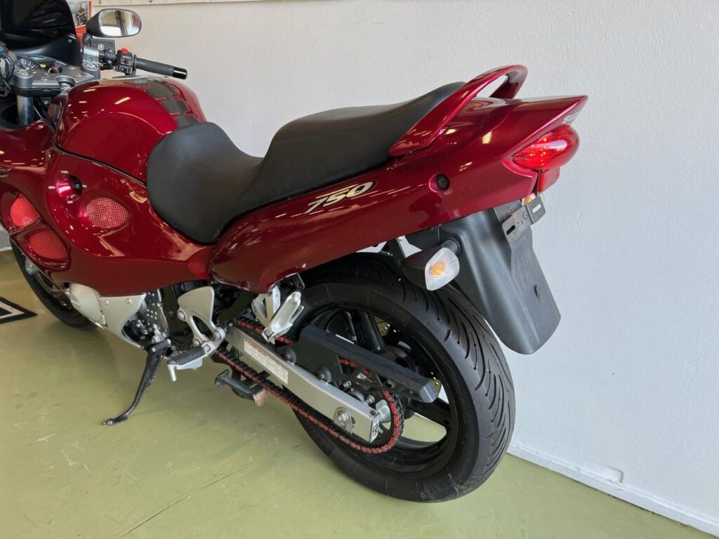 Suzuki GSX 750 F - Billede 6